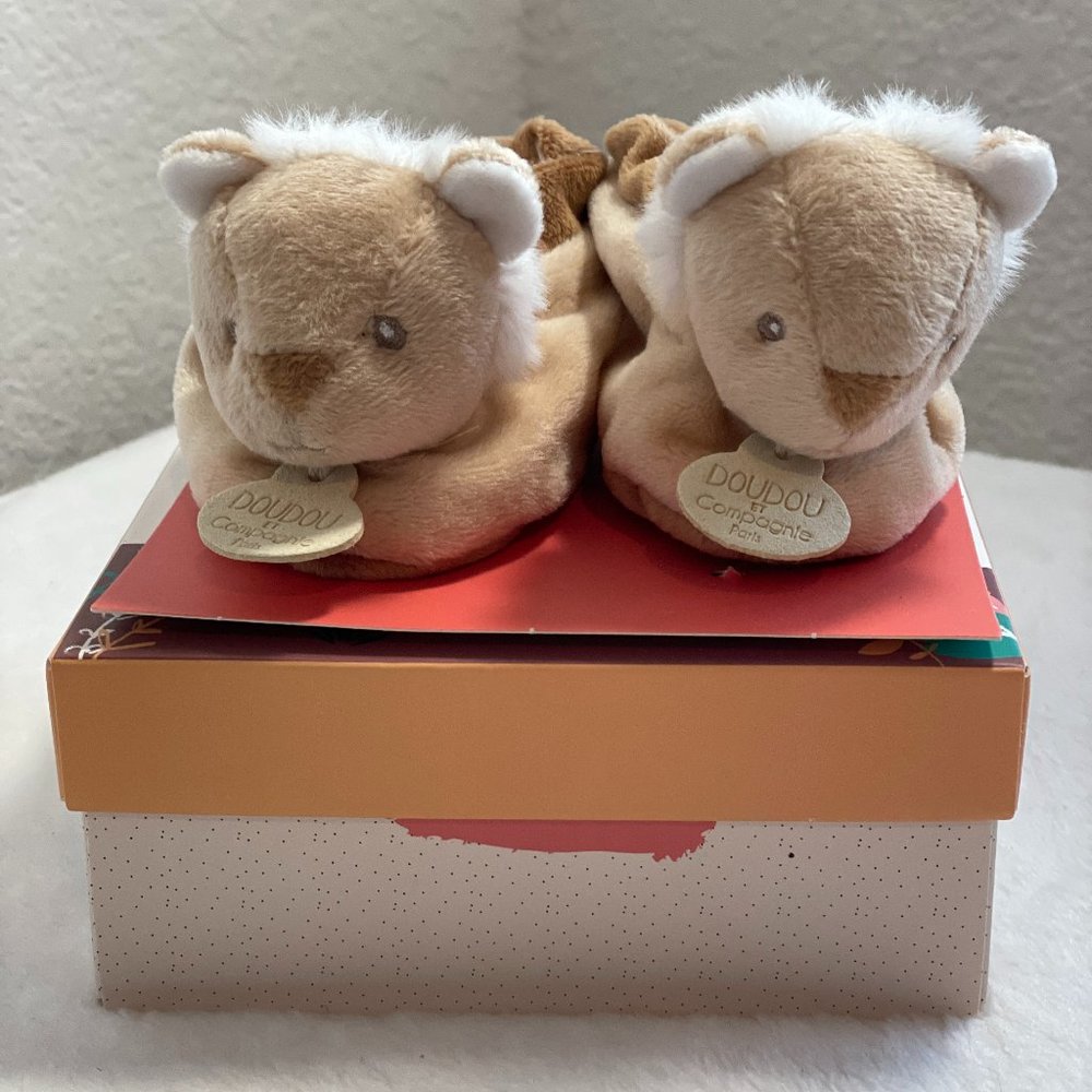 DOUDOU Et Compagnie Paris Lion Booties/Rattle NIB